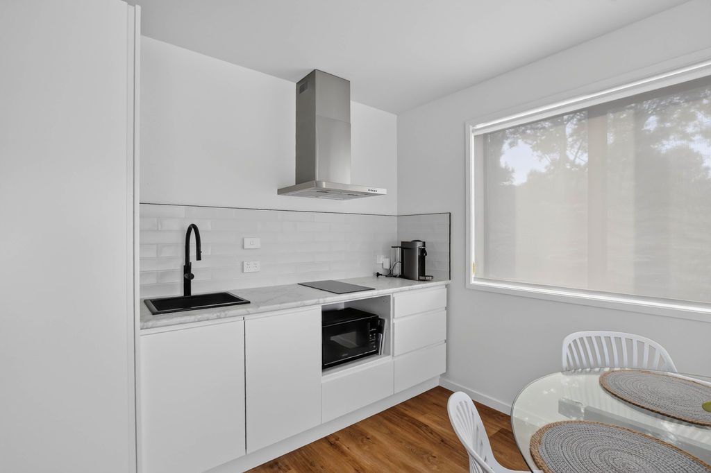 One-bedroom cottage: Kitchenette