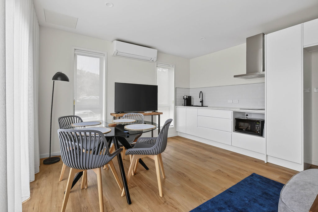 Two-bedroom apartment: Dining and kitchenette